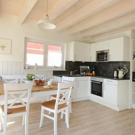 Feriehus Seeteufel 6 *